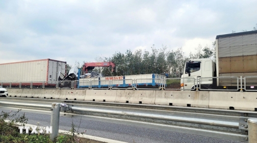 Tai nạn giao thông trên cao tốc Bắc- Nam làm 2 người chết, ùn tắc kéo dài