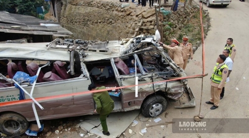 Lật xe chở đoàn thiện nguyện: \'Quà đã tới nơi, nhưng người tặng không còn\'